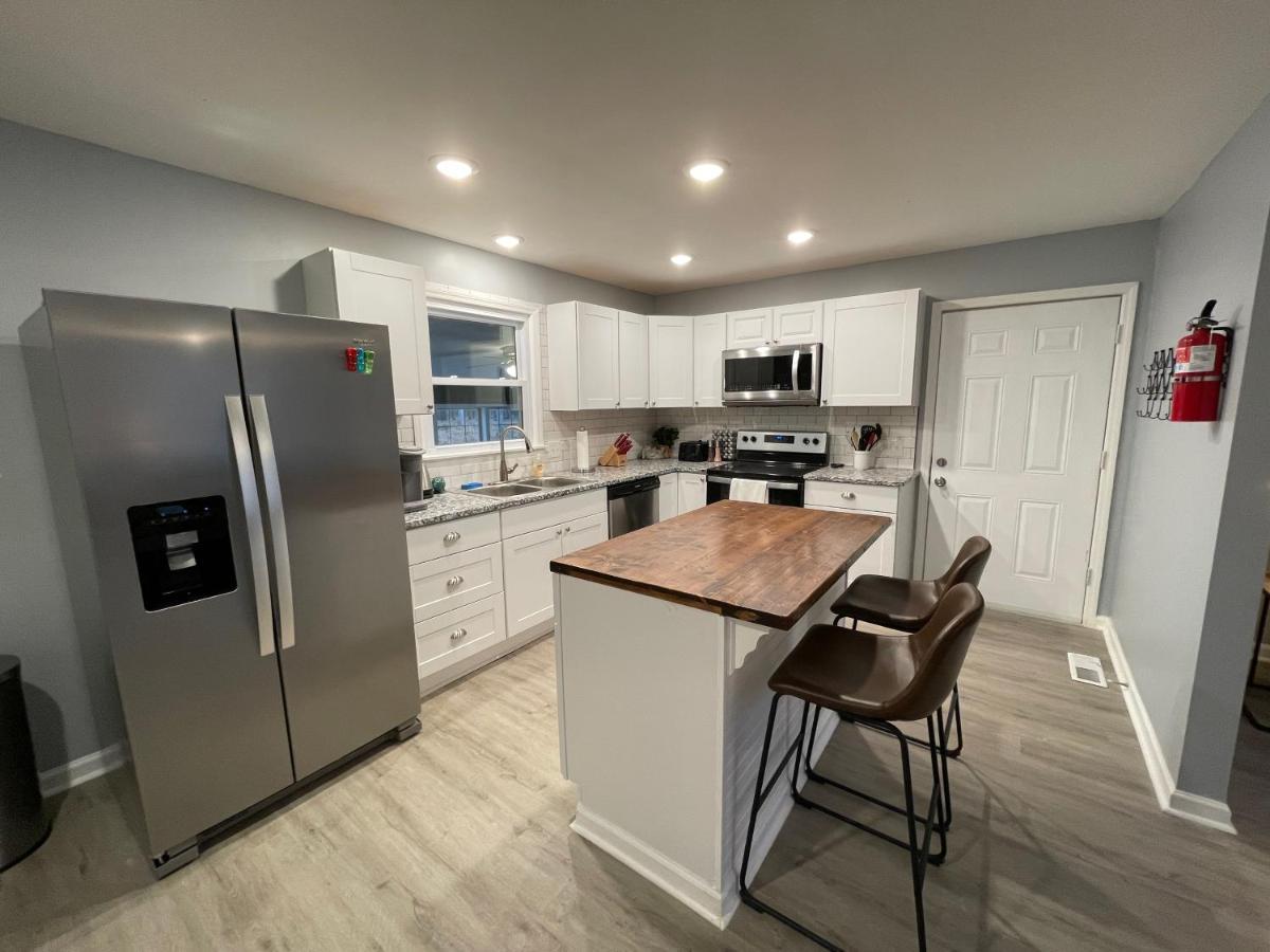 Remodeled Cottage With Sunroom Manchester Eksteriør bilde